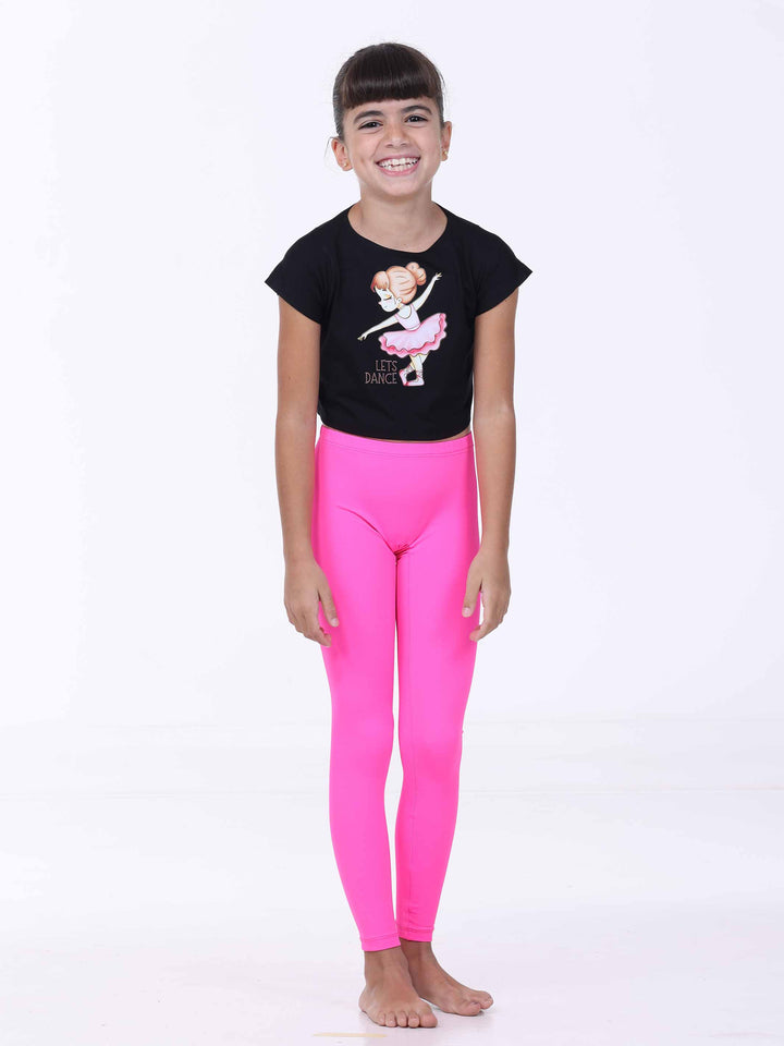 T-shirt court de danse fille noir – motif danseuse en jupe rose et message “Let’s Dance”.