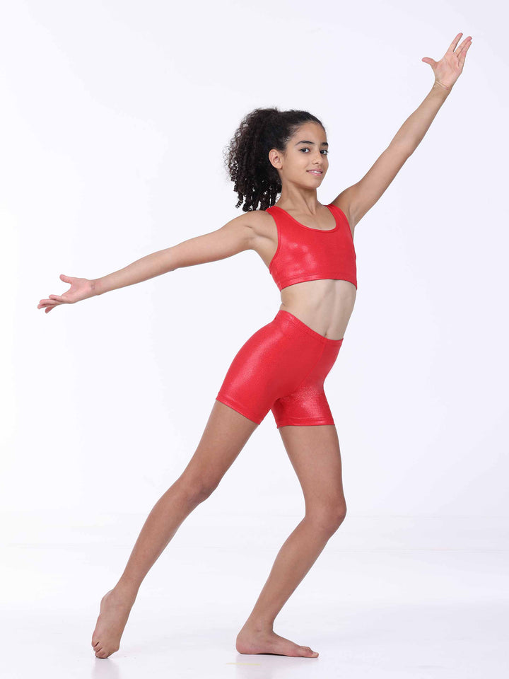 Brassière et short de gymnastique rouge – tissu extensible effet brillant.