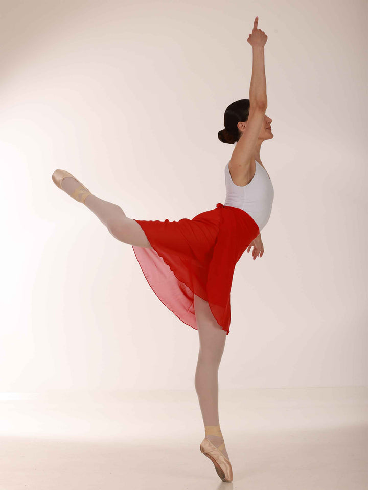 Jupe longue portefeuille en mousseline pour la danse, femme, couleur rouge - vue en mouvement latérale