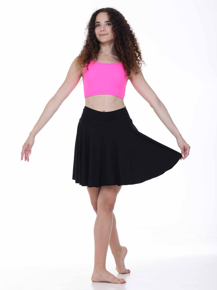 Rotation en jupe fluide Freedom Flow noire – modèle avec short intégré pour cours de danse.