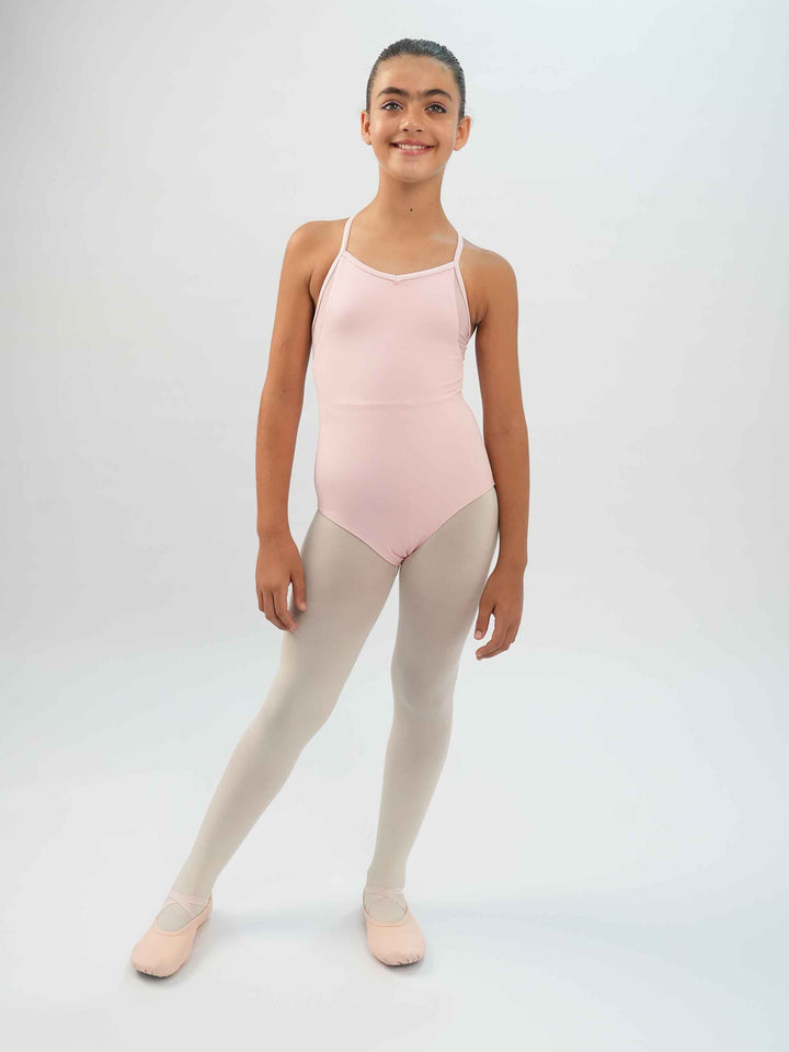 Justaucorps fille en camisole avec détails en mesh sur les côtés et bretelles X à l'arrière, couleur rose clair, conçu pour le ballet classique - vue de face