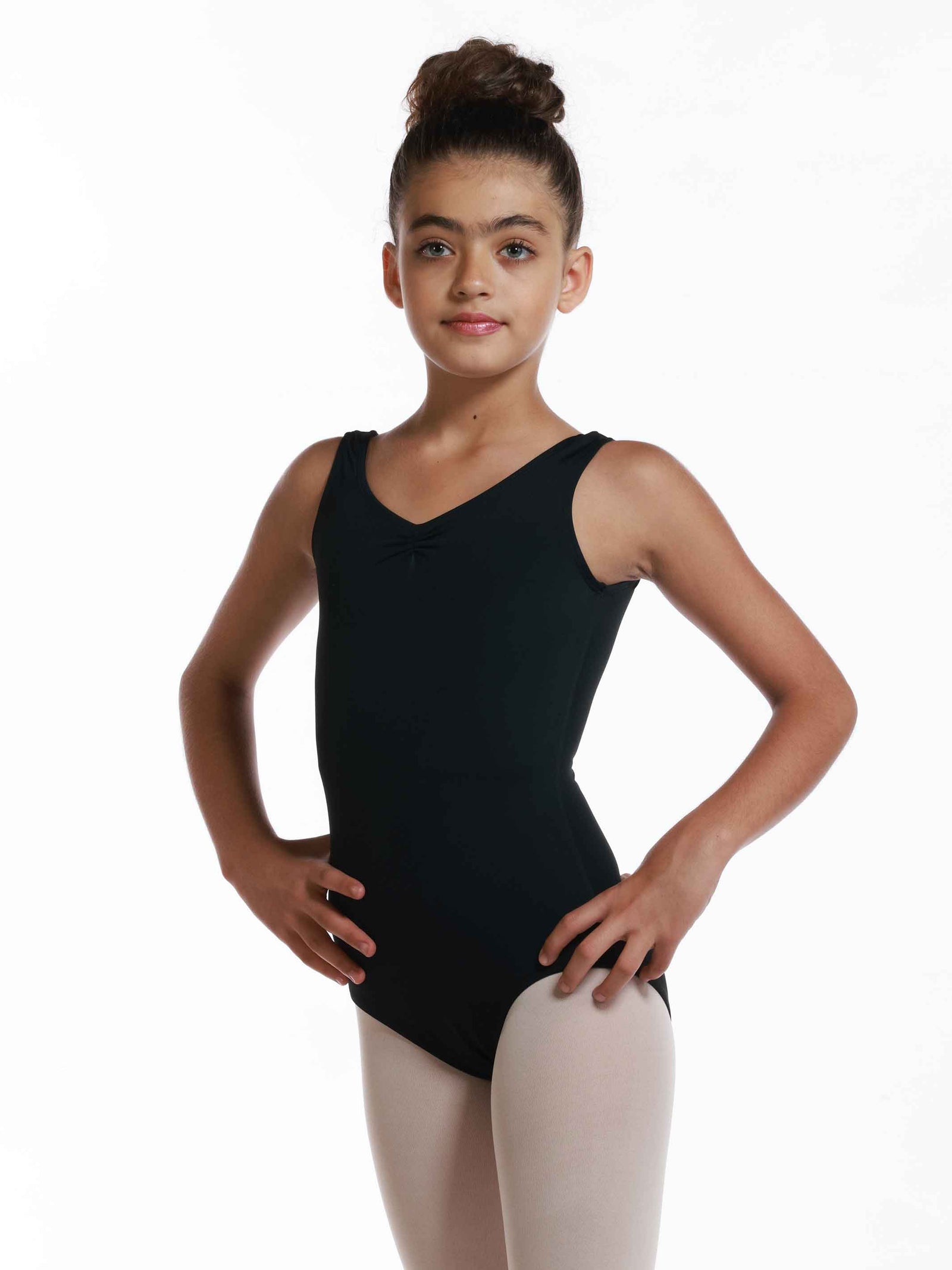 Justaucorps de ballet à manches tank pour enfant, avec un design pincé à l'avant, couleur noire.