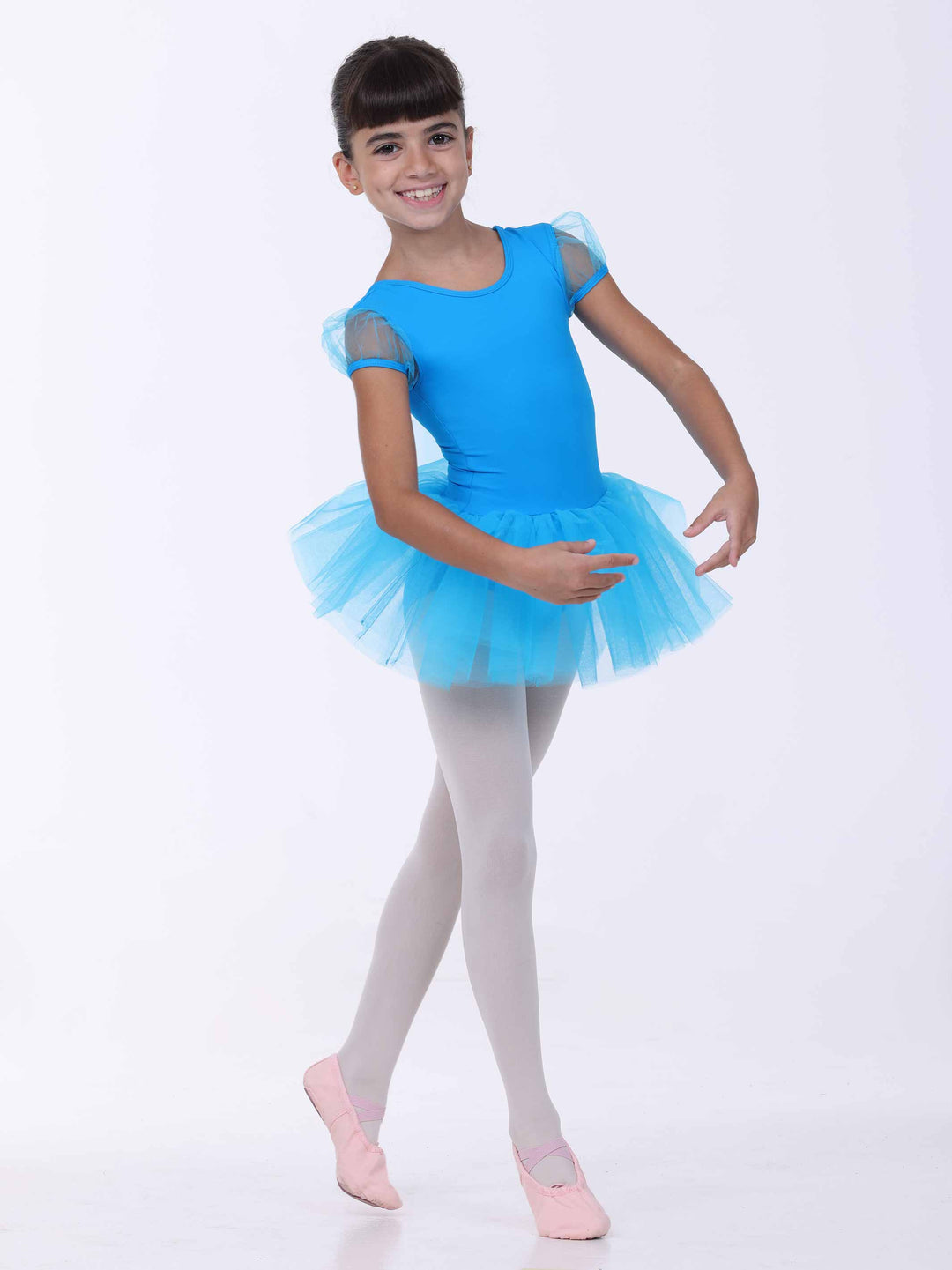 Tenue de danse bleu clair pour fille – jupe tutu et manches courtes délicatement transparentes.