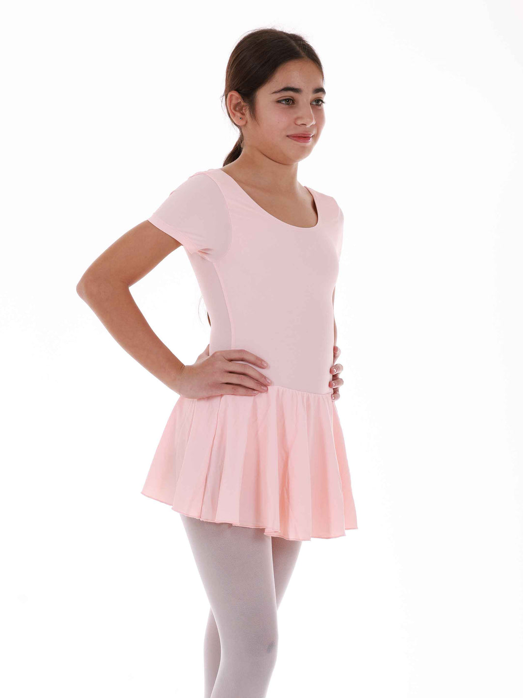 Robe de ballet à manches courtes pour fille, jupe fluide attachée, encolure arrondie et dos dégagé pour un look flatteur, couleur rose saumon - vue de côté