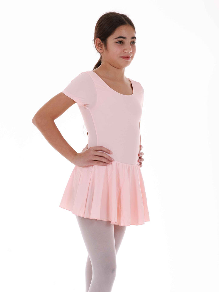Robe de ballet à manches courtes pour fille, jupe fluide attachée, encolure arrondie et dos dégagé pour un look flatteur, couleur rose saumon - vue de côté