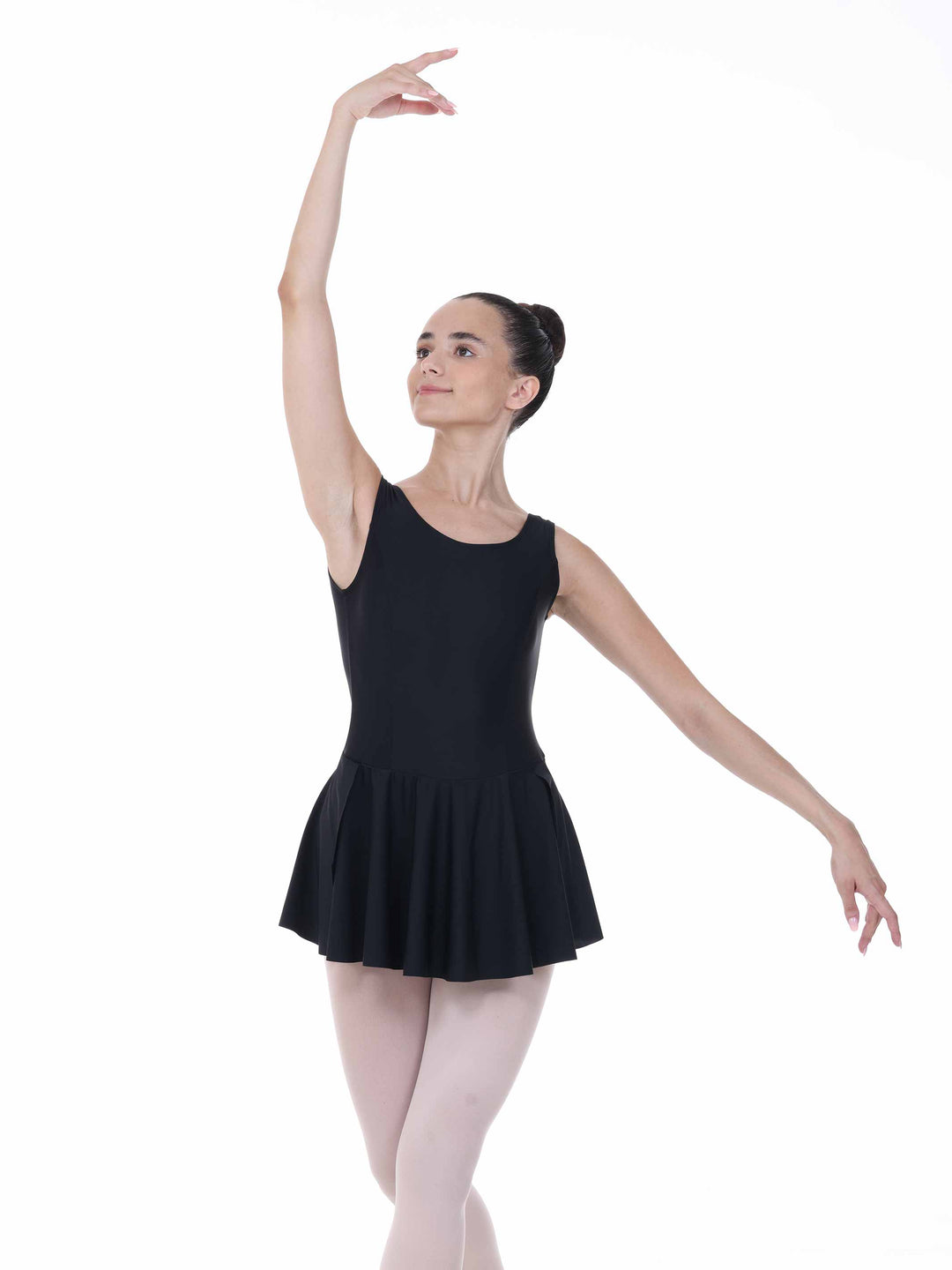 Robe de danse contemporaine noire – coupe ajustée sur le haut et jupe évasée à panneaux.