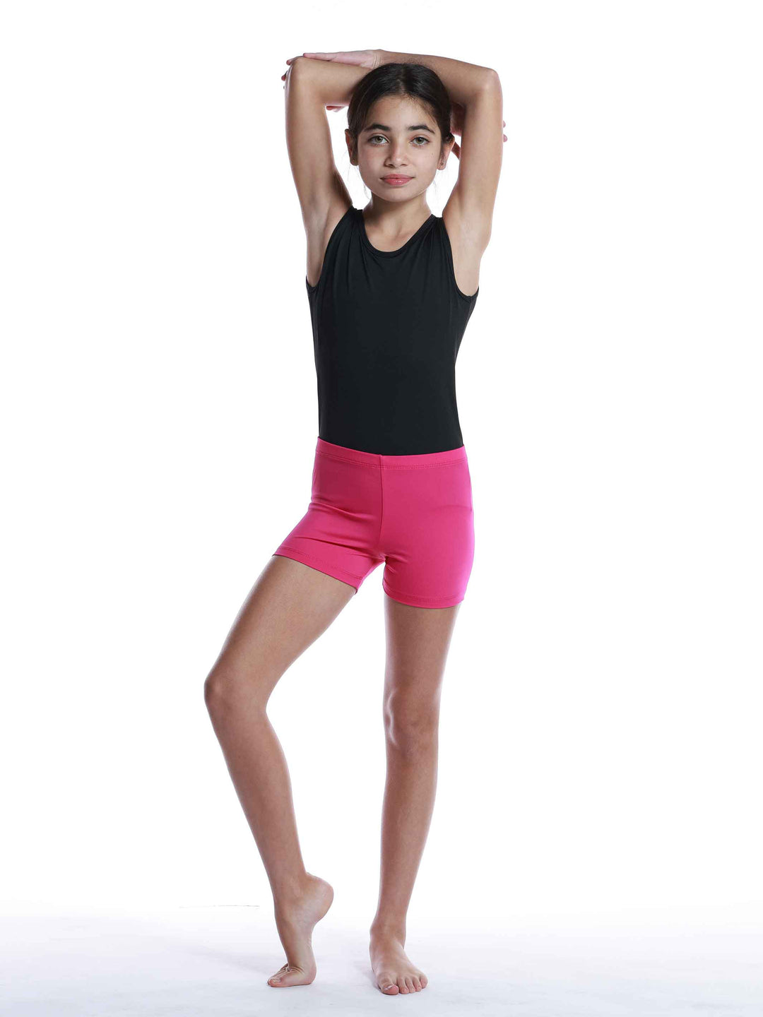 Short basique de danse et gymnastique pour fille, rose vif, avec forme culotte pour un ajustement confortable. Taille élastique de 2 cm pour un maintien parfait et coupe courte pour une liberté de mouvement optimale. Parfait pour les cours de danse, la gymnastique et autres activités sportives
