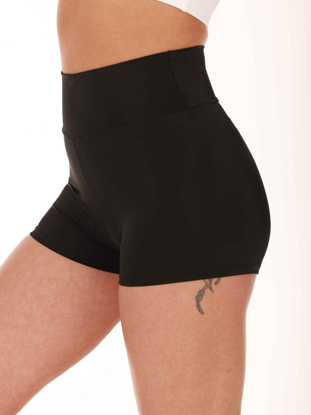 Short taille haute de danse et yoga pour femme, avec large ceinture de 8 cm pour un maintien optimal, couleur noire - vue de côté